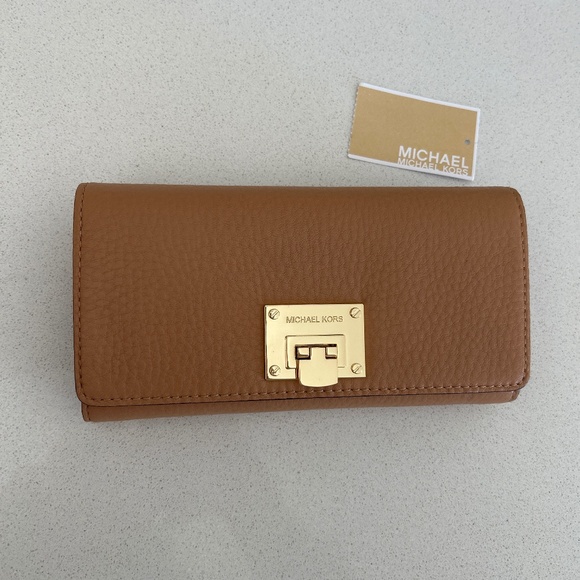 Michael Kors wallet - Picture 1 of 5